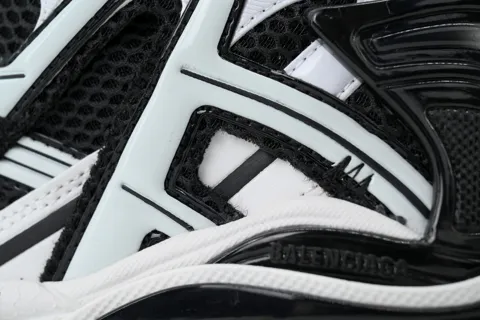 Balenciaga Runner Black/White – photo 5