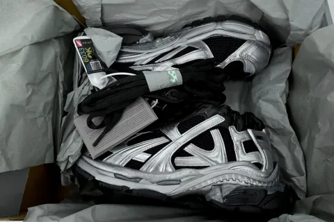 Balenciaga Runner Black/Silver – photo 8