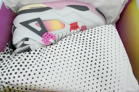 Air Jordan 4 Comic – photo 8