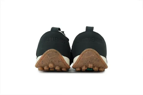 Jacquemus x Nike Moon Shoe Off Noir – photo 3