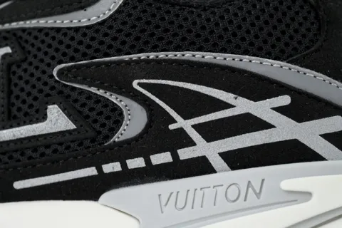 Louis Vuitton Runner Tatic Black Silver – photo 5