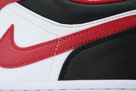 Air Jordan 1 Low Reverse Black Toe – photo 5