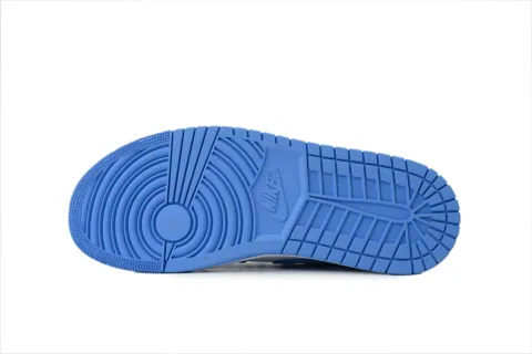 Air Jordan 1 Low Unc – photo 4