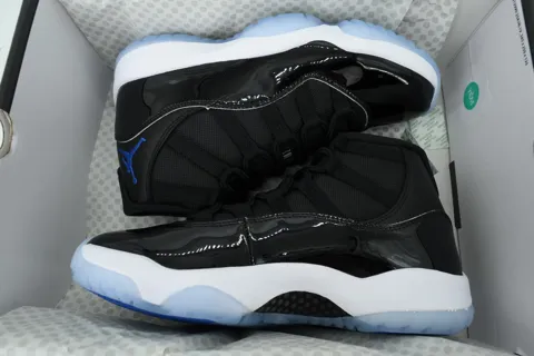 Air Jordan 11 Space Jam – photo 8