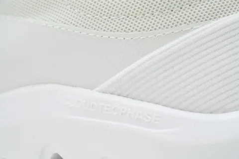 On Cloudtilt Sand White – photo 5