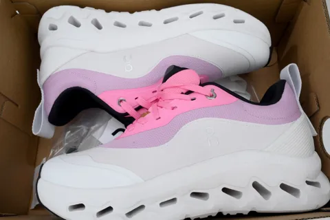 On Cloudtilt Pink White – photo 8