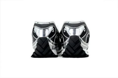 Bottega Veneta Orbit Black/Silver – photo 3