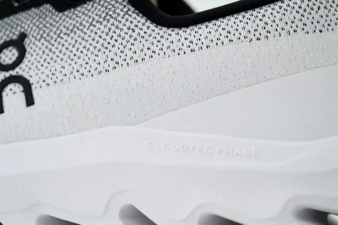 On Cloudtilt Black Ivory – photo 5
