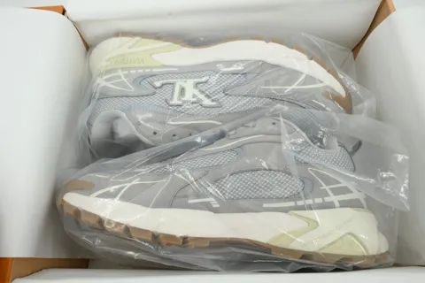 Louis Vuitton Runner Tatic Grey – photo 8