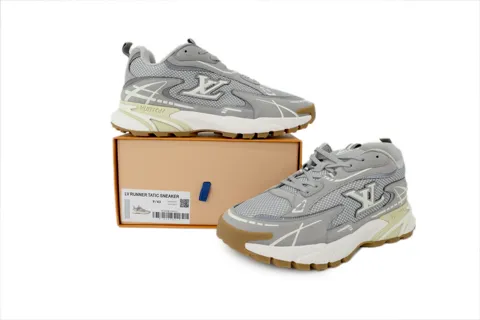 Louis Vuitton Runner Tatic Grey – photo 7