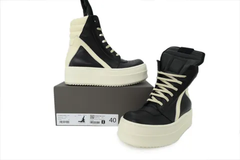 Rick Owens Mega Bumper Black Milk – photo 7