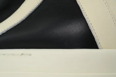Rick Owens Mega Bumper Black Milk – photo 5