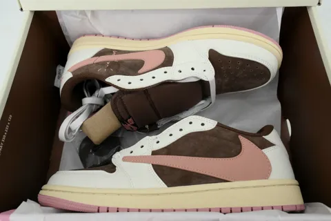 Travis Scott x Air Jordan 1 Low Dark Pony/Pink Oxford – photo 8