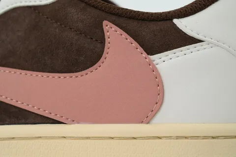 Travis Scott x Air Jordan 1 Low Dark Pony/Pink Oxford – photo 5