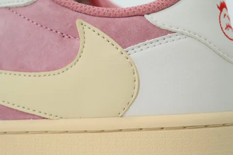 Travis Scott x Air Jordan 1 Low White/Pink – photo 5