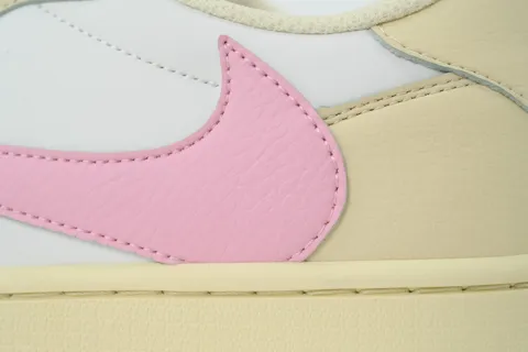 Travis Scott x Air Jordan 1 Low Shy Pink – photo 5