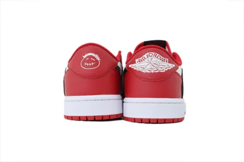 Travis Scott x Air Jordan 1 Low Chicago – photo 3