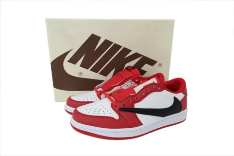 Travis Scott x Air Jordan 1 Low Chicago – photo 6