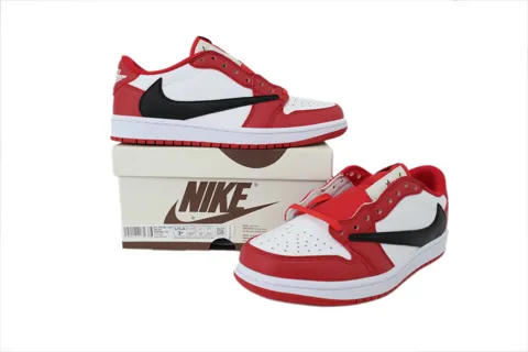 Travis Scott x Air Jordan 1 Low Chicago – photo 7