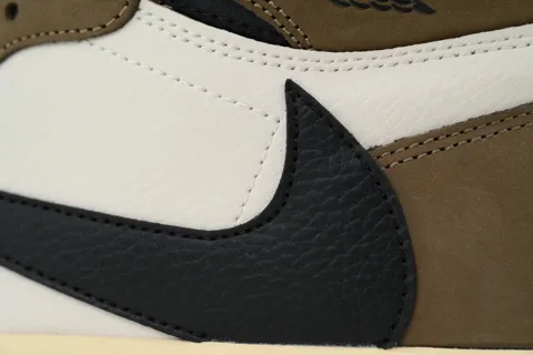 Travis Scott x Air Jordan 1 High Mocha – photo 5