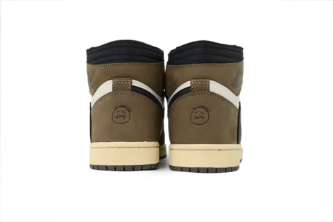 Travis Scott x Air Jordan 1 High Mocha – photo 3