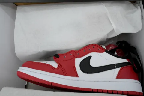Air Jordan 1 Low Chicago – photo 8