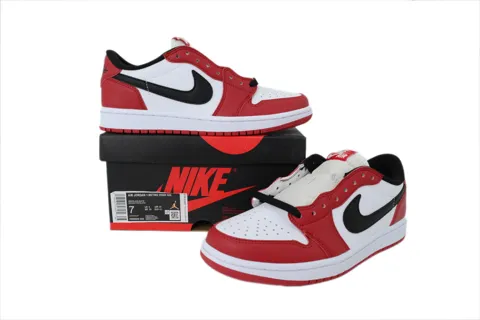 Air Jordan 1 Low Chicago – photo 7