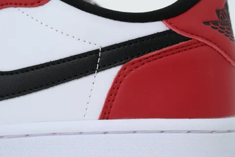 Air Jordan 1 Low Chicago – photo 5