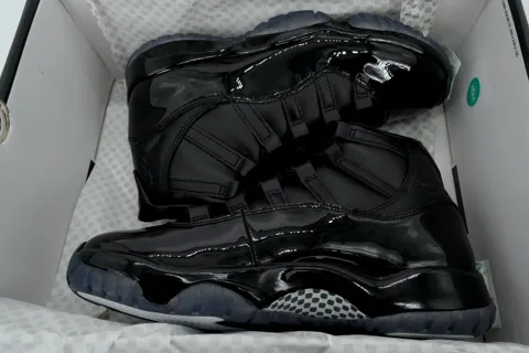 CDG x Air Jordan 11 Black – photo 8