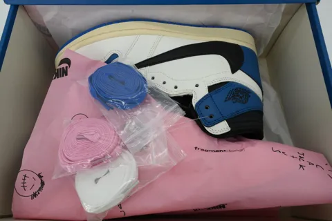 Fragment Design x Air Jordan 1 High Military Blue – photo 8