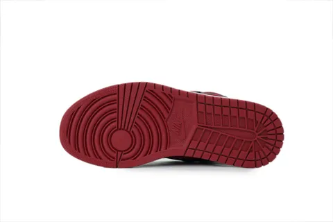 Air Jordan 1 High Banned – photo 4