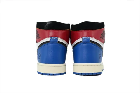 Fragment Design x Air Jordan 1 High Varsity Red – photo 3