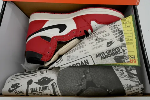 Air Jordan 1 High Chicago Lost & Found – photo 8