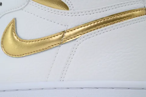 Air Jordan 1 High Metallic Gold – photo 5