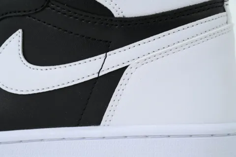 Air Jordan 1 High Black White 2.0 – photo 5