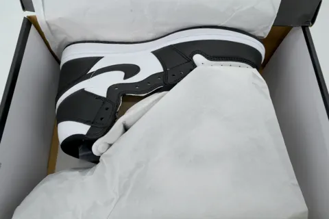 Air Jordan 1 High Black White – photo 8