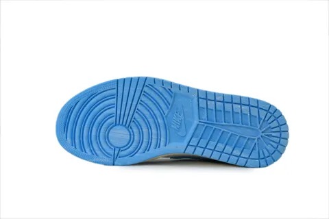 Air Jordan 1 High UNC Reimagined – photo 4