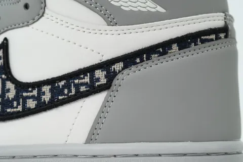 Dior x Air Jordan 1 High Grey/White – photo 5