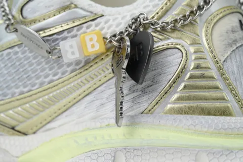 Balenciaga 3XL Worn-Out - White, yellow, silver – photo 5