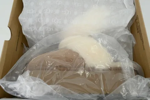 UGG Slides Chestnut – photo 8