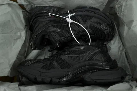 Balenciaga Runner 2.0 Triple Black – photo 8