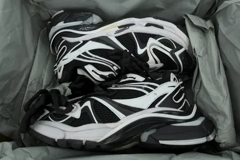 Balenciaga Runner 2.0 Black White – photo 8
