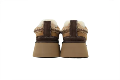UGG Slides s Heritage Lace Up Chestnut Slipper – photo 3