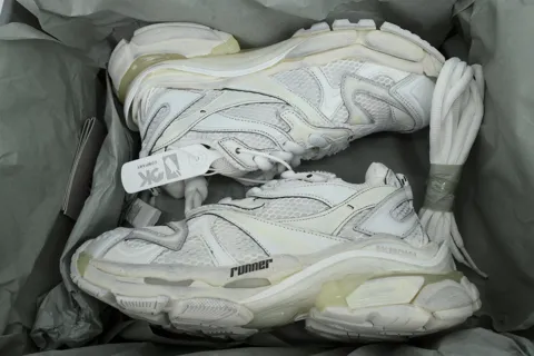 Balenciaga Runner 2.0 Beige – photo 8