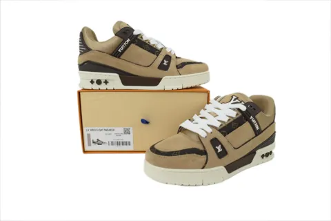 Louis Vuitton Trainer Apricot Suede – photo 7