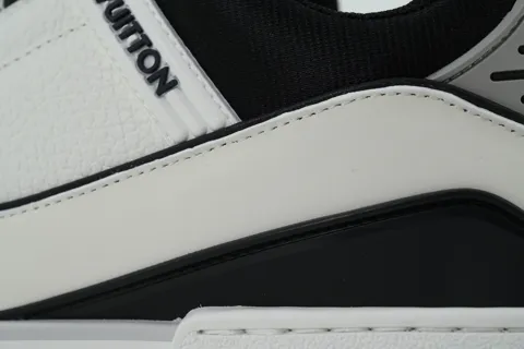 Louis Vuitton Trainer Black/White – photo 5