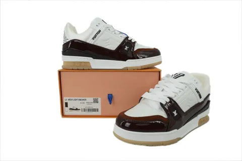 Louis Vuitton Trainer Brown Patent – photo 7